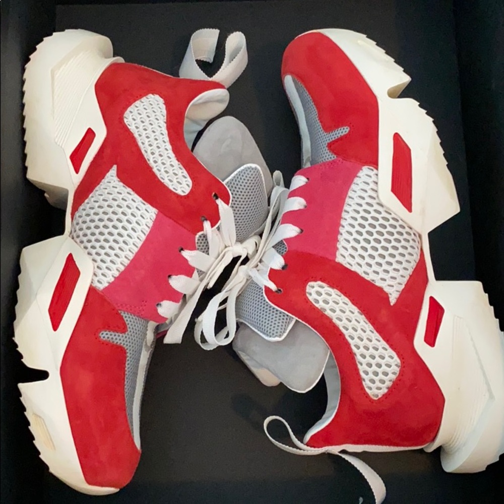 Unravel project sneakers size 9. Worn once.